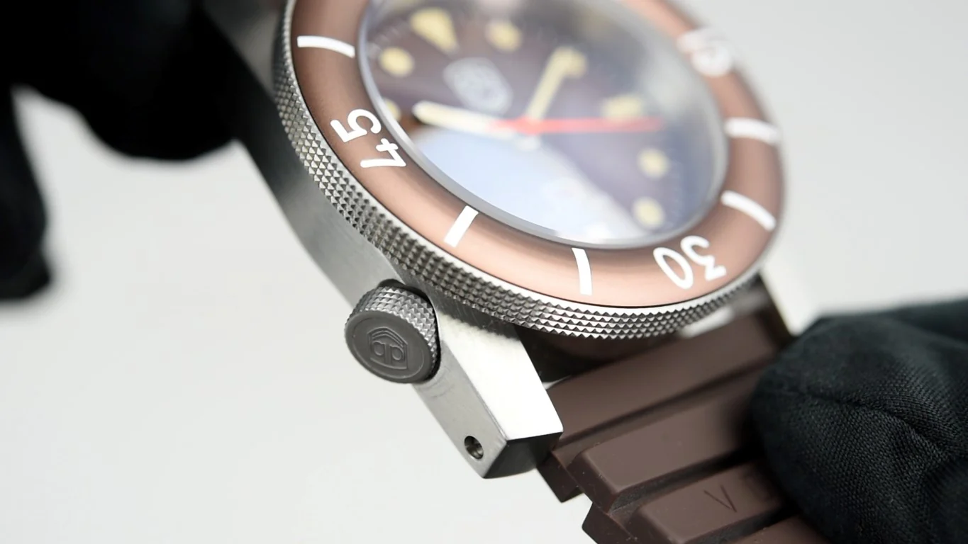Vintage VDB D22 Brushed Brown Dial (Pre-owned) - Image 4